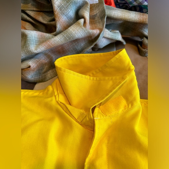 Yellow men’s zip-up chore coat, size large. Very unique - Picture 5 of 5